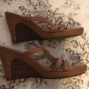 Ugg wedges tan size 9
